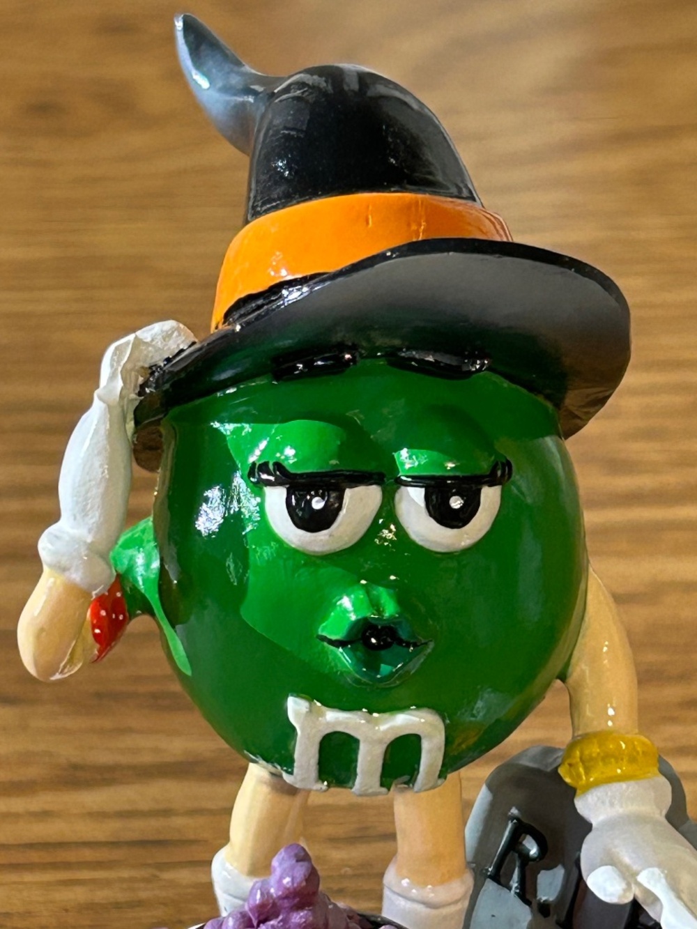 M&M's Green Girl Character Halloween Witch Figurine 2001 Cauldron Pumpkin Theme